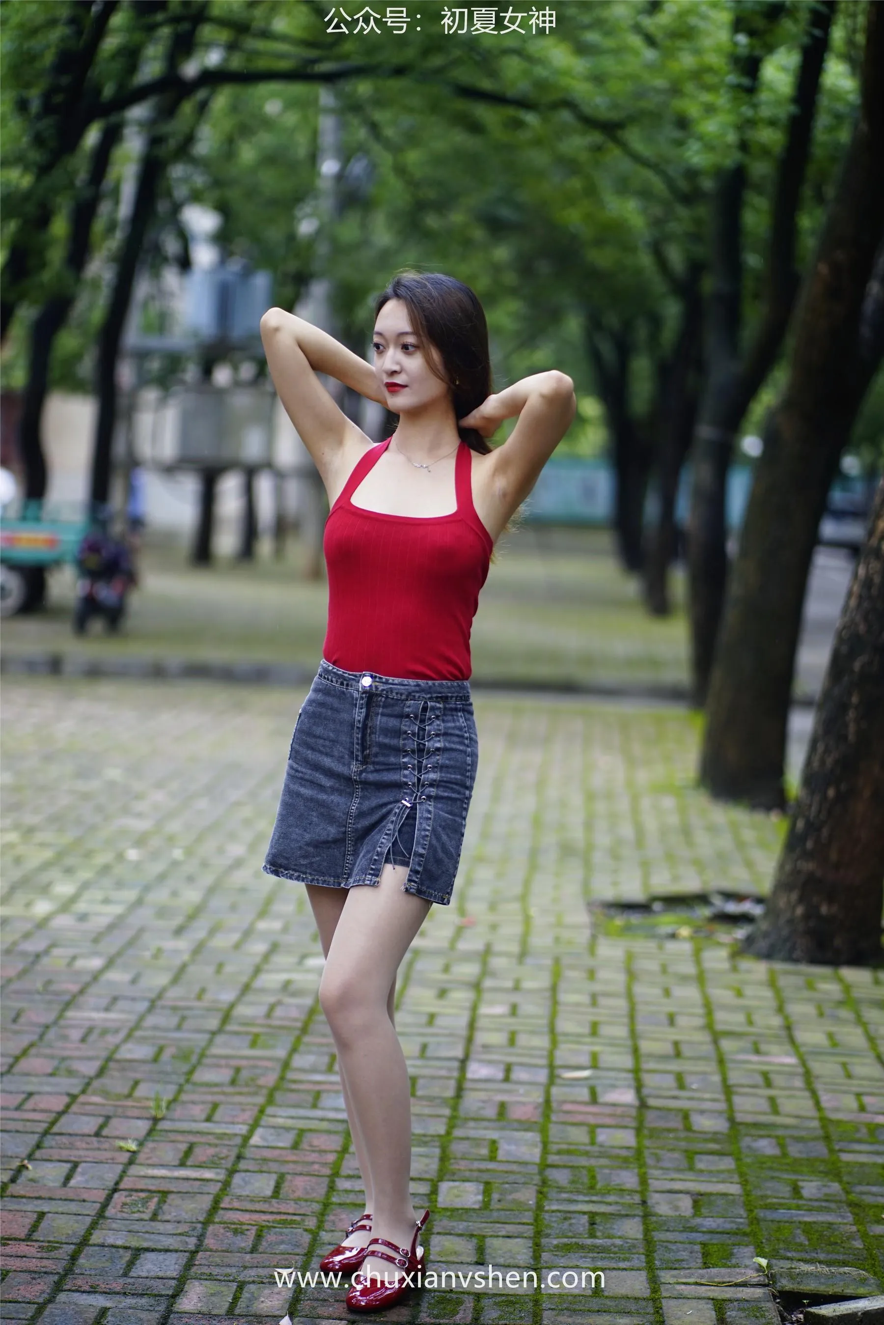 初夏女神 NO.045 依依 复古街头 [130P]插图4